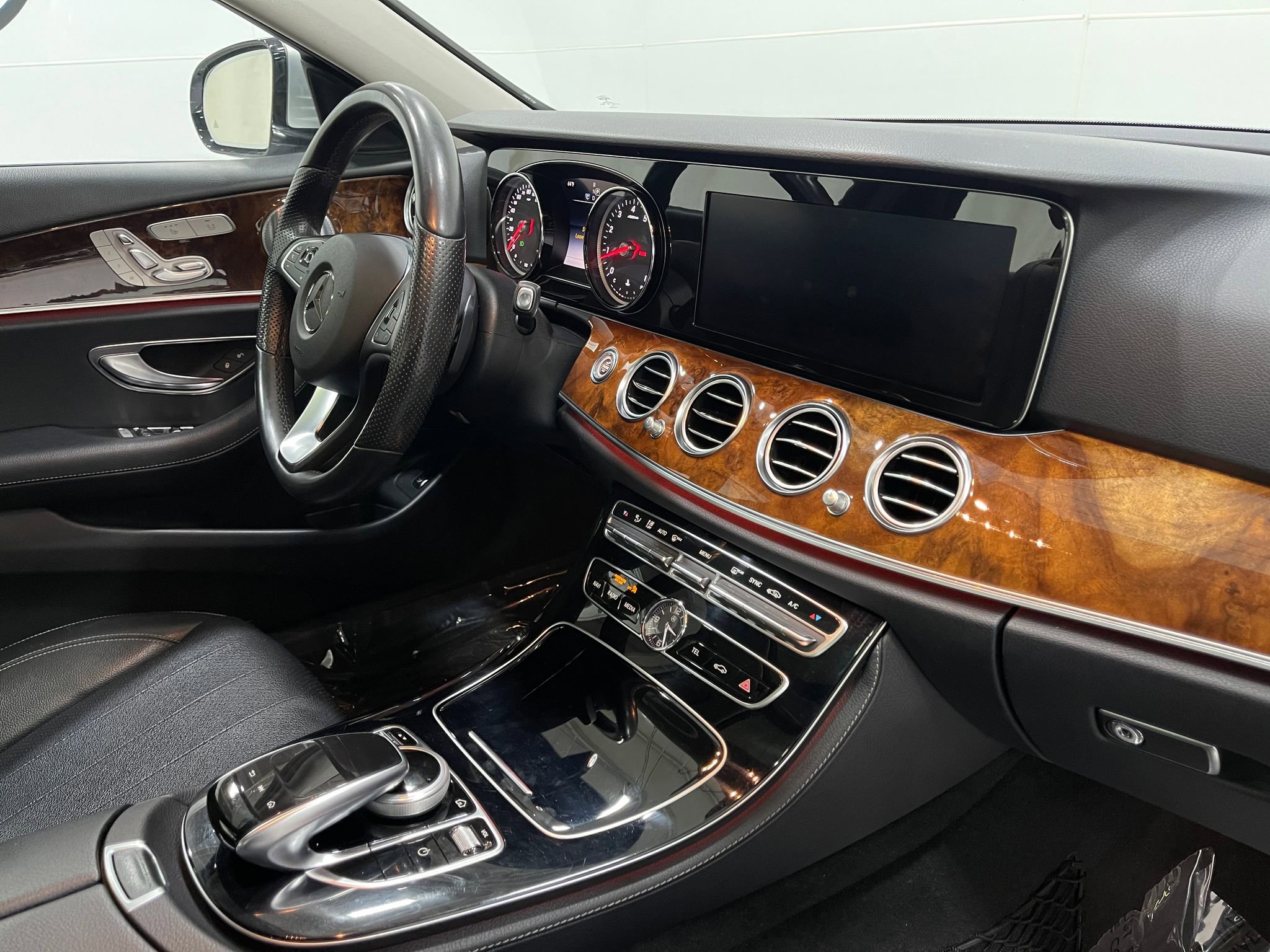 Used 2018 Mercedes-Benz E 300 E 300 image 21