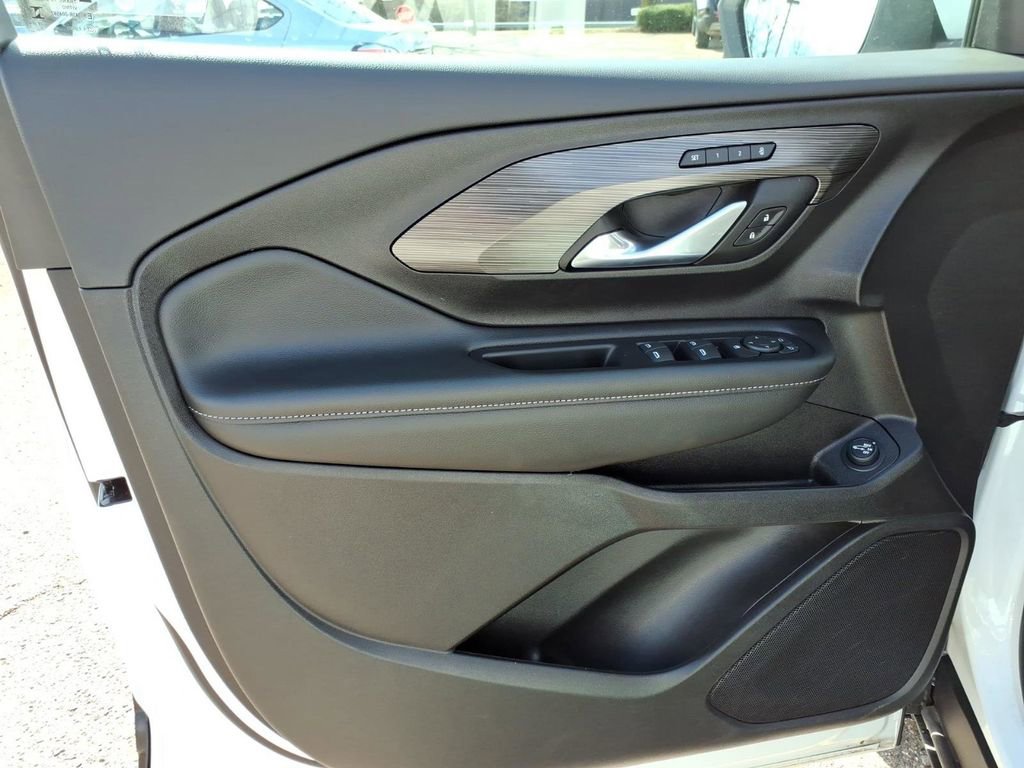 Used 2024 GMC Terrain SLT w/ LPO, Floor Liner Package image 13