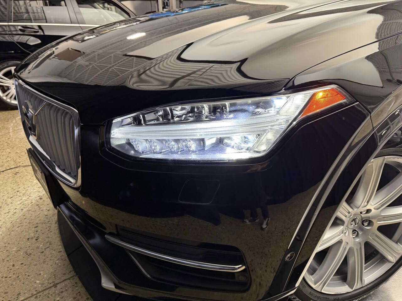 Used 2016 Volvo XC90 T6 AWD/4WD image 16