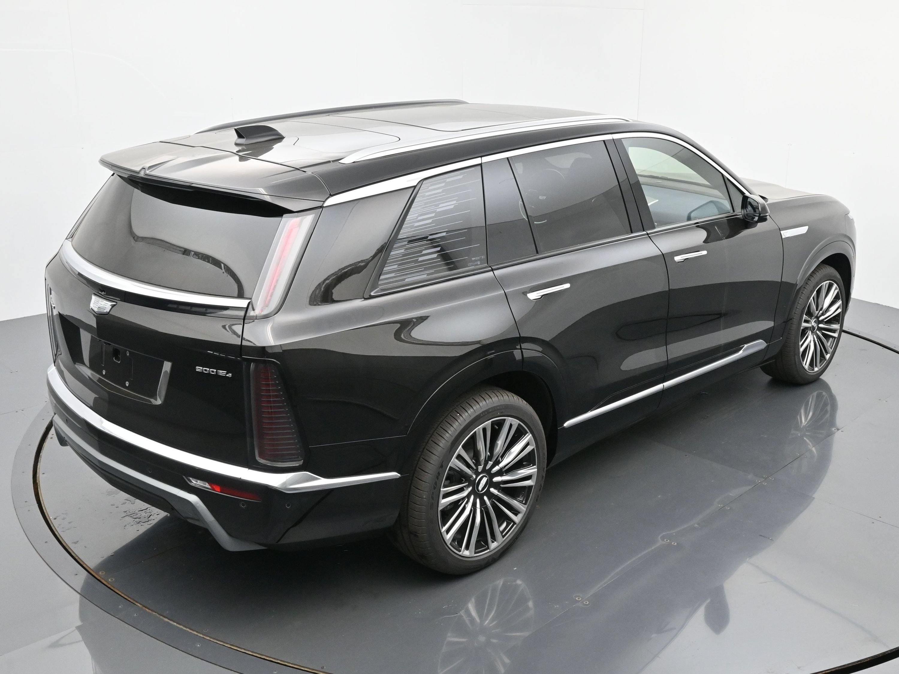 New 2026 Cadillac Vistiq Premium Luxury w/ LPO, Floor Liner Package AWD/4WD image 27