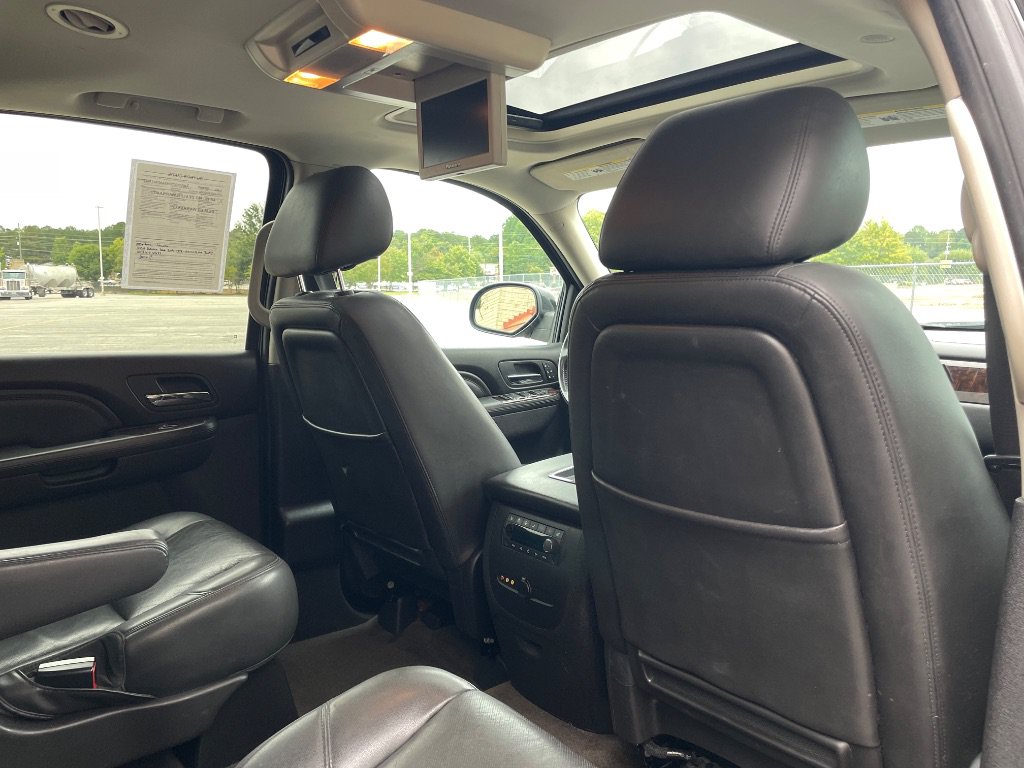 Used 2012 GMC Yukon XL Denali RWD image 25