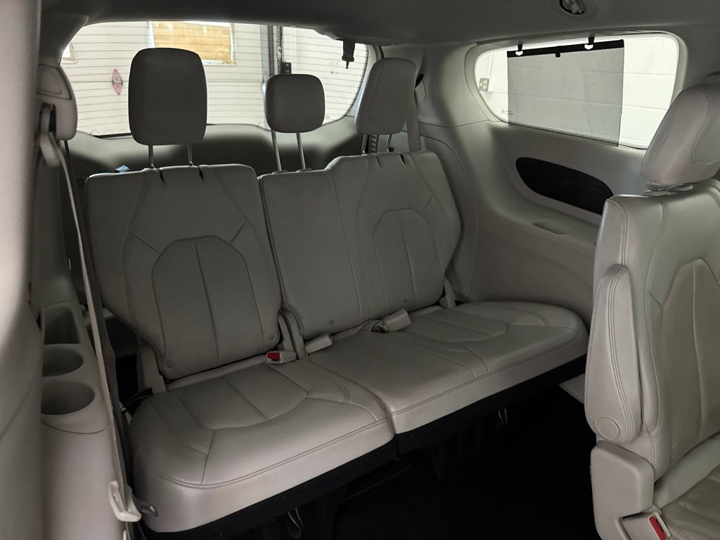 Used 2021 Chrysler Pacifica Touring-L FWD image 52
