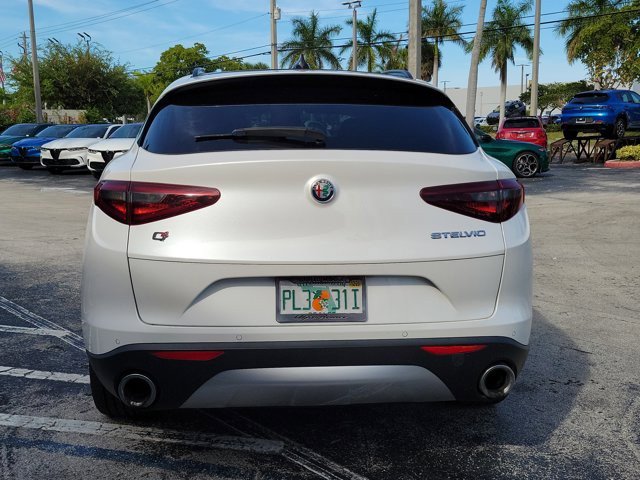 Used 2018 Alfa Romeo Stelvio Ti Sport AWD/4WD image 4