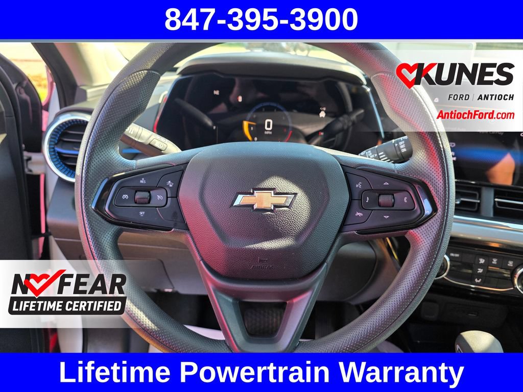 Used 2025 Chevrolet Trax LT FWD image 42