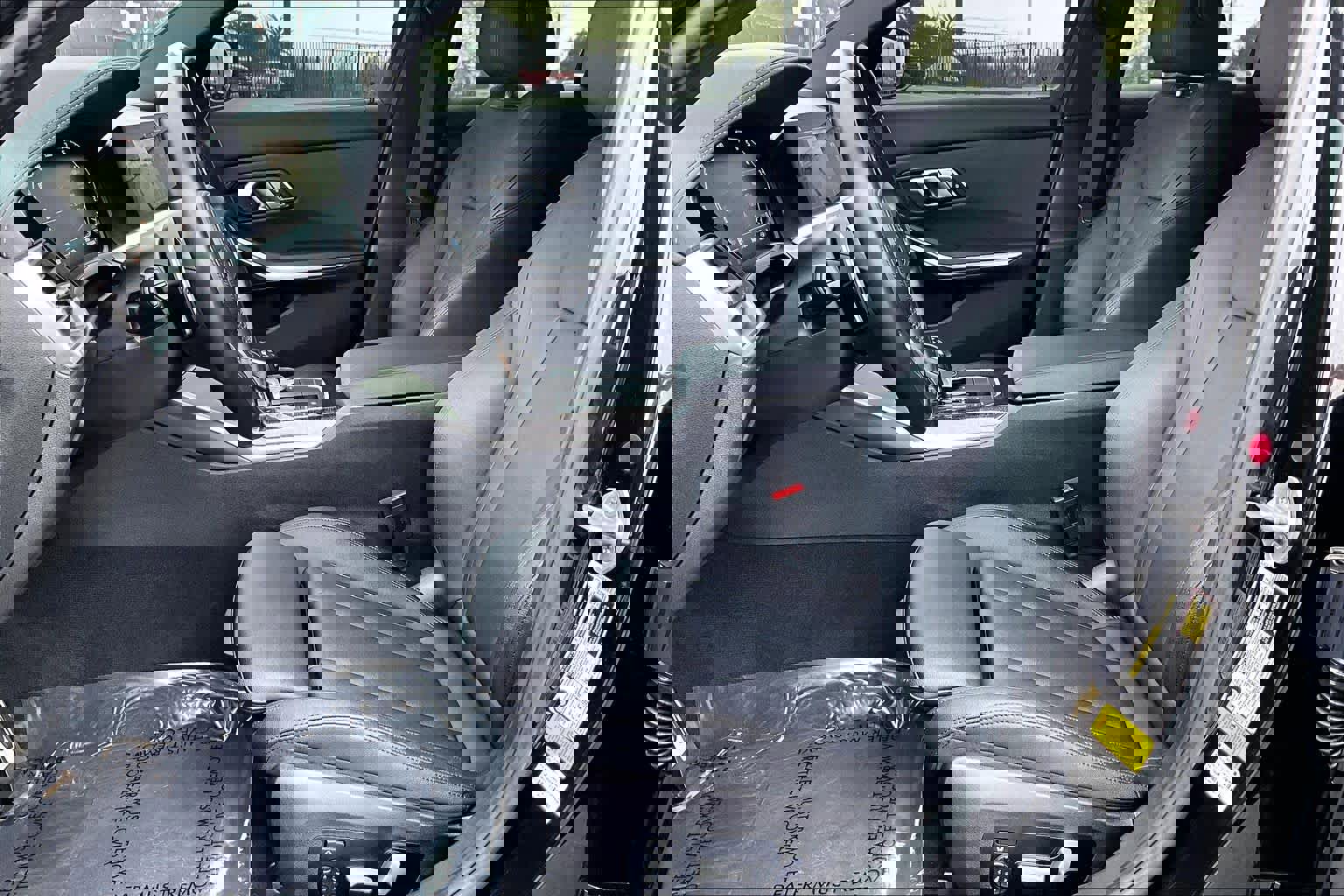 Used 2021 BMW 330i Sedan w/ M Sport Package image 7