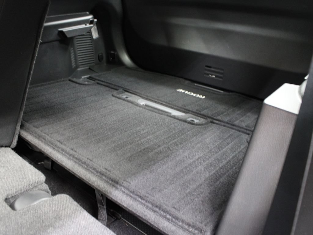 Used 2015 Nissan Rogue SV AWD/4WD image 16