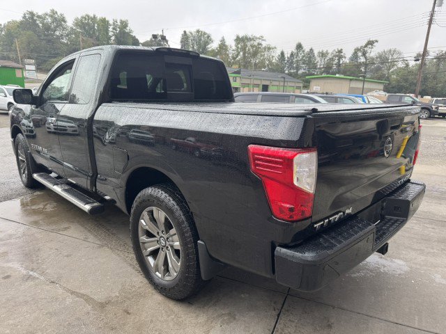 Used 2019 Nissan Titan SV w/ SV Convenience Package image 5