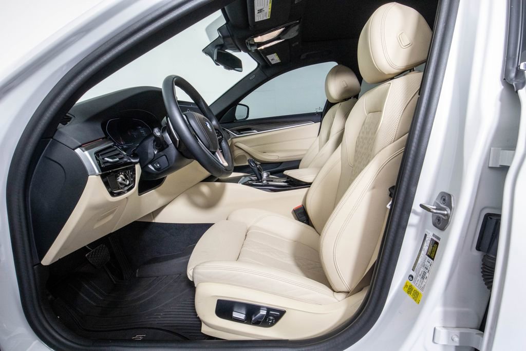 Used 2023 BMW 530i w/ Convenience Package RWD image 9