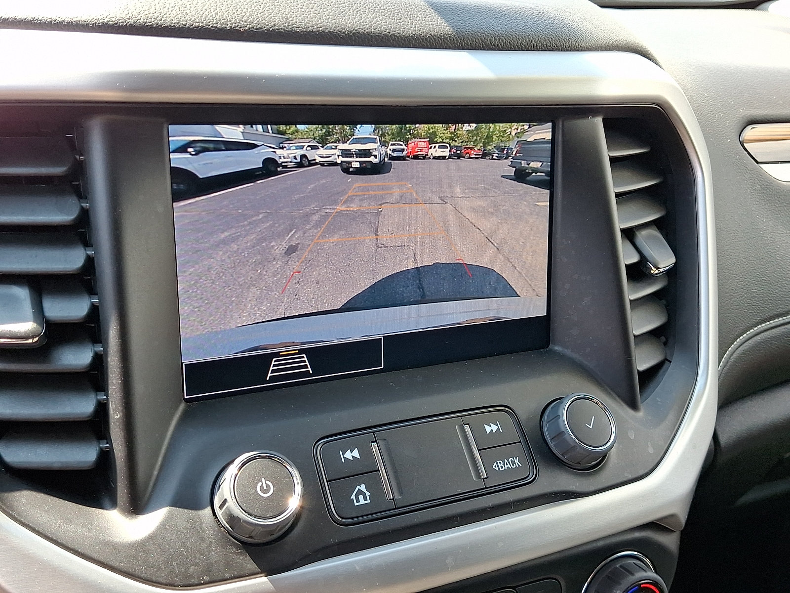 Certified 2023 GMC Acadia SLE w/ Driver Convenience Package AWD/4WD image 20