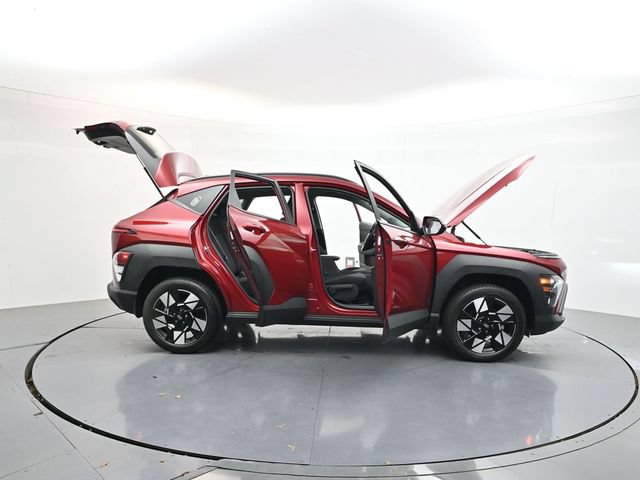 Used 2025 Hyundai Kona SEL AWD/4WD image 49