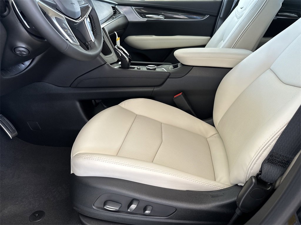 New 2025 Cadillac XT5 Sportv w/ Technology Package image 11