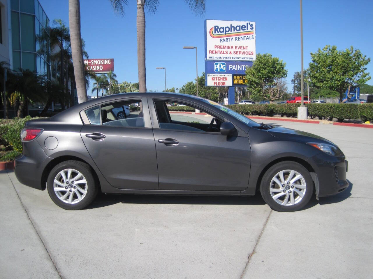 Used 2013 MAZDA MAZDA3 i Touring image 3