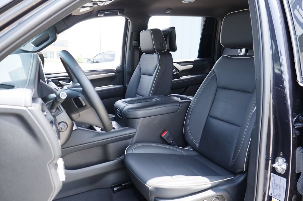 Used 2023 GMC Yukon XL SLT w/ SLT Luxury Package AWD/4WD image 5