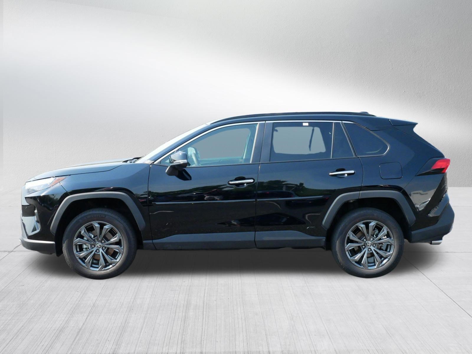 Certified 2025 Toyota RAV4 Limited w/ Advanced Technology Package AWD/4WD image 4