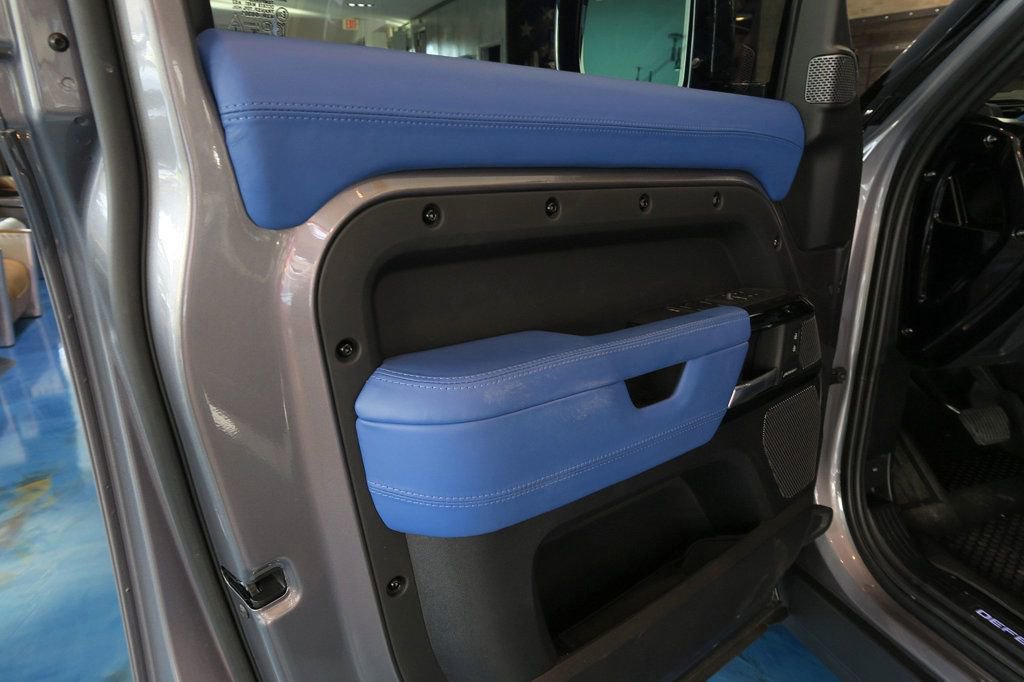 Used 2024 Land Rover Defender 110 X-Dynamic SE image 12