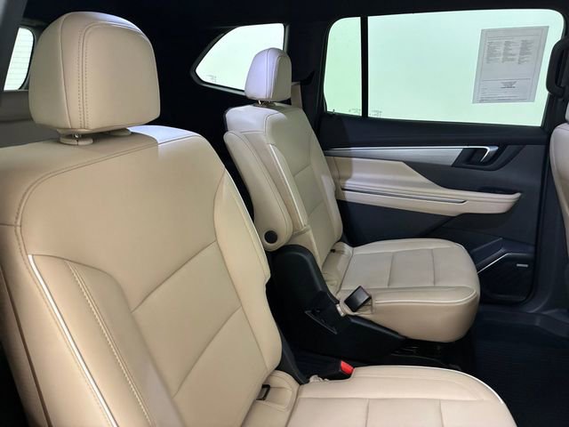 Used 2025 Buick Enclave Preferred w/ Power Package image 16