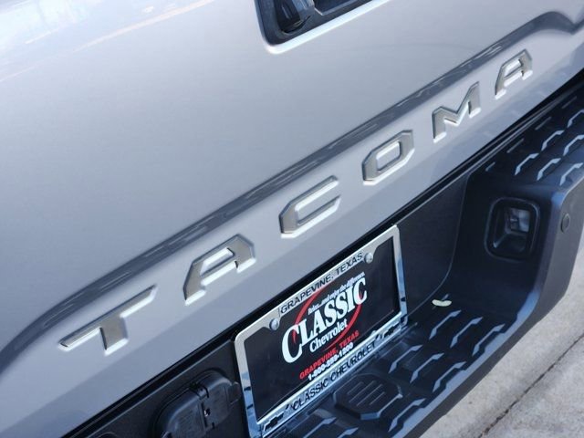 Used 2020 Toyota Tacoma TRD Sport w/ Technology Package image 9