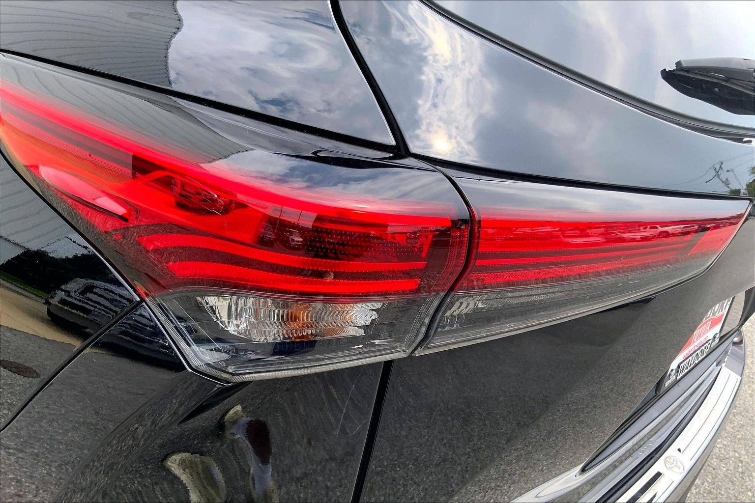 Used 2023 Toyota Highlander XLE AWD/4WD image 35