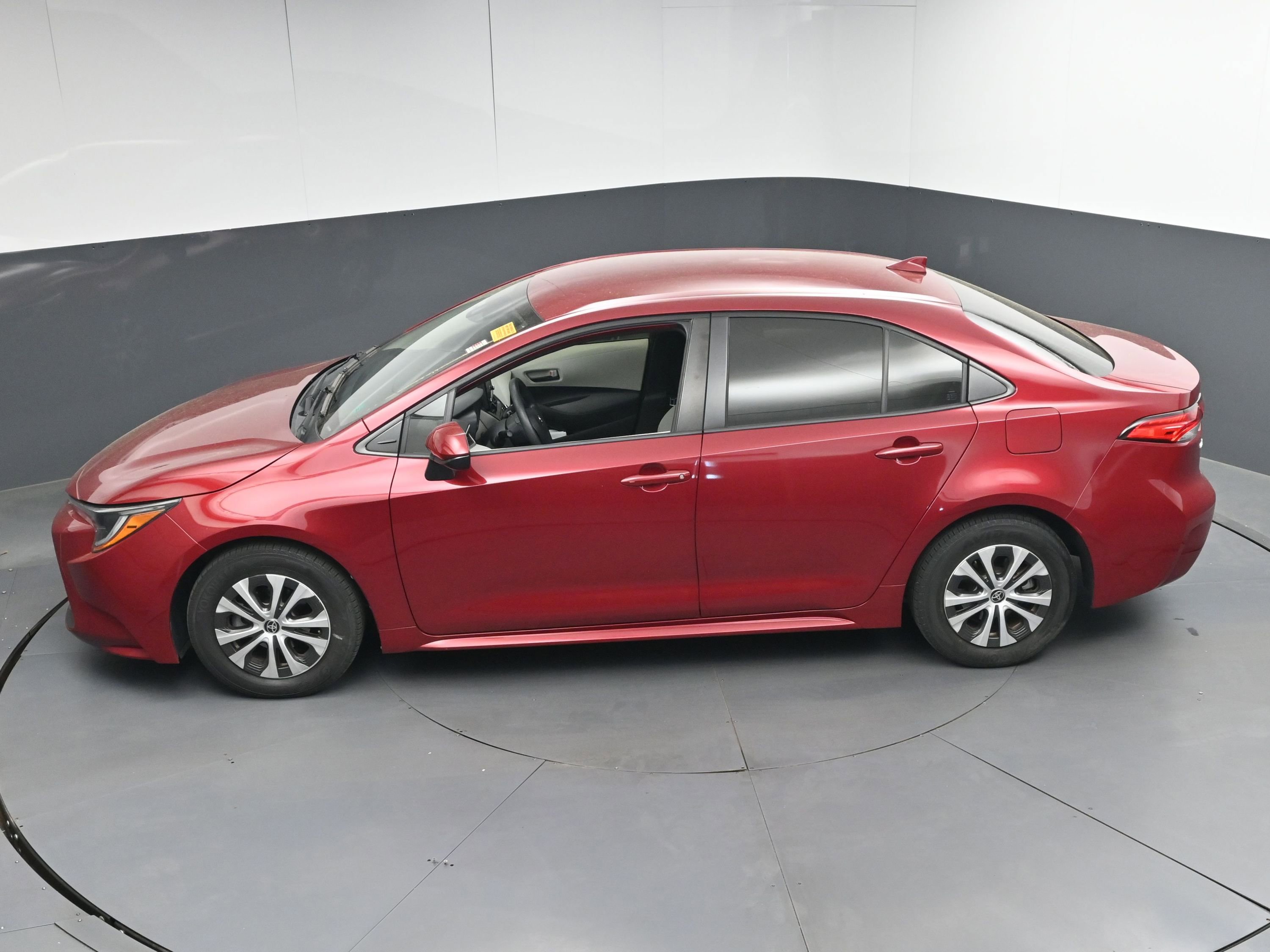 Used 2022 Toyota Corolla LE FWD image 36