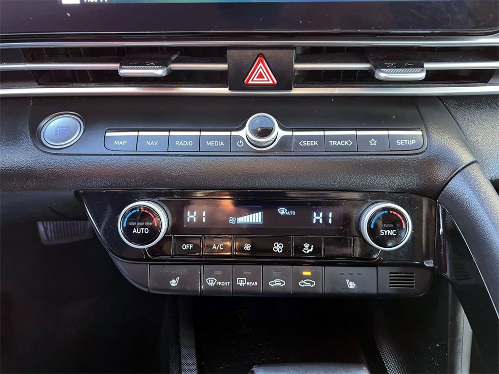 Certified 2023 Hyundai Elantra SEL w/ Convenience Package image 15