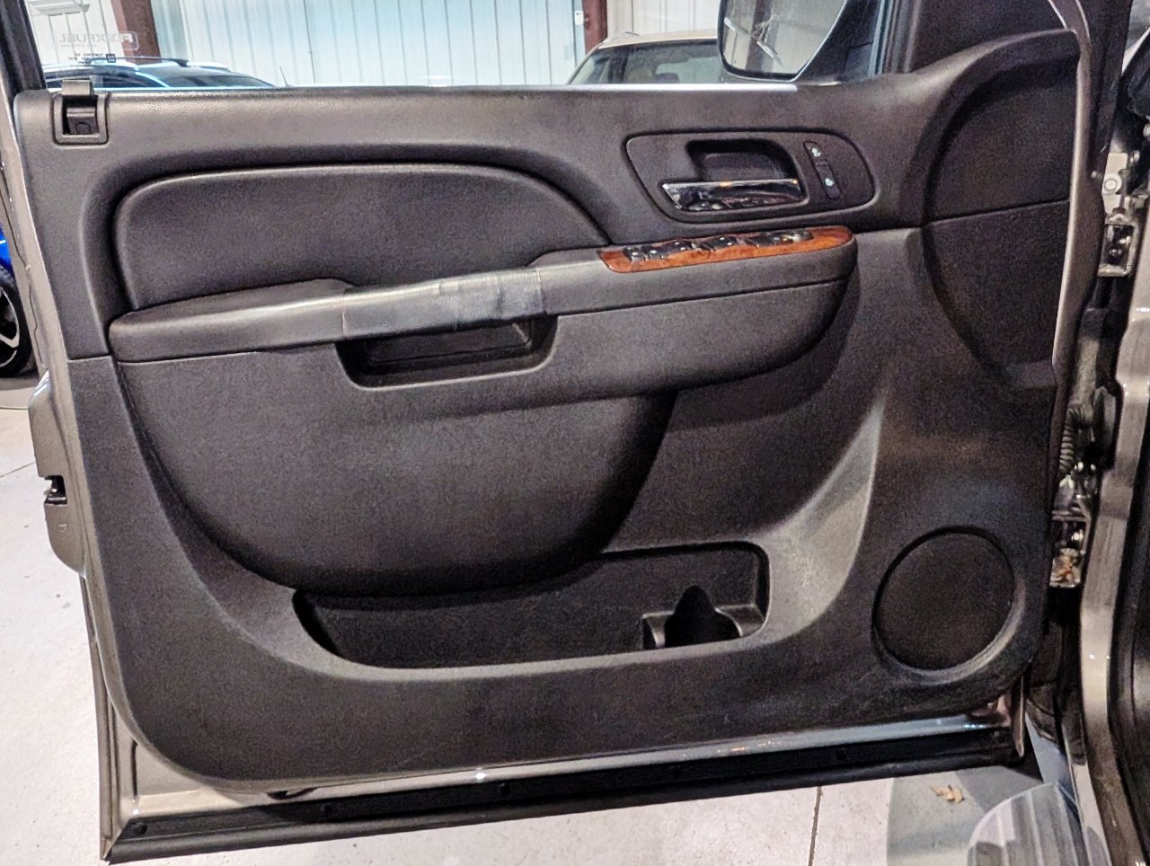 Used 2014 Chevrolet Suburban LT AWD/4WD image 14
