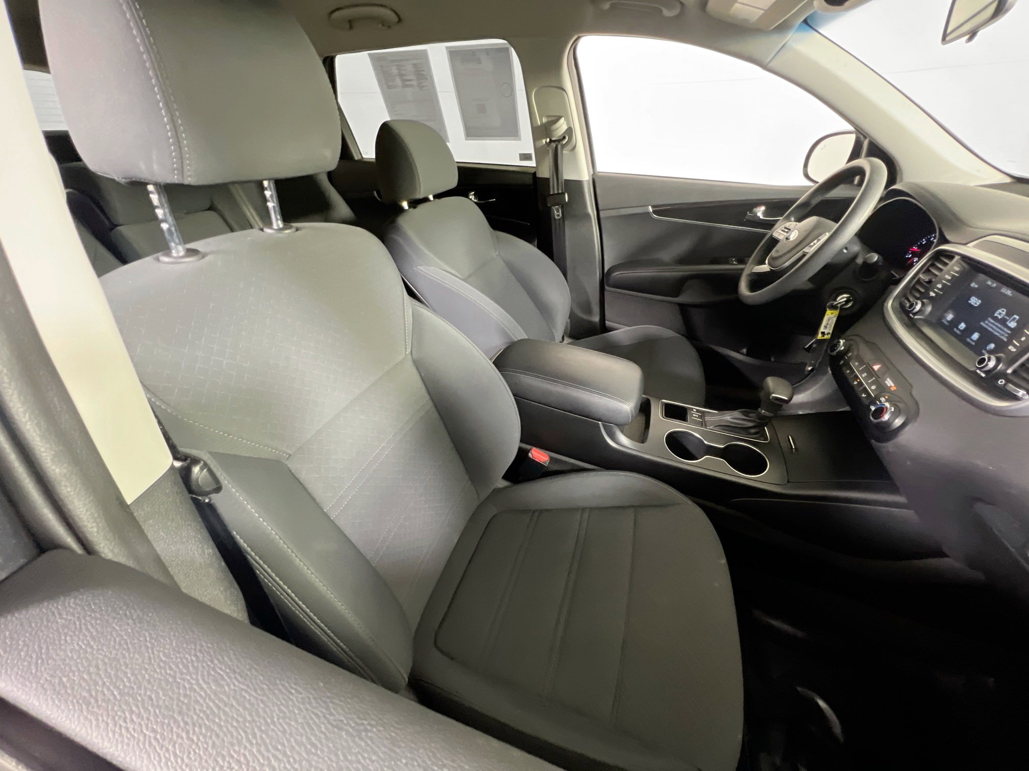 Used 2019 Kia Sorento LX image 25