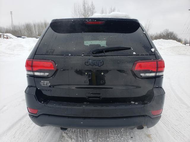 Used 2019 Jeep Grand Cherokee Laredo image 4