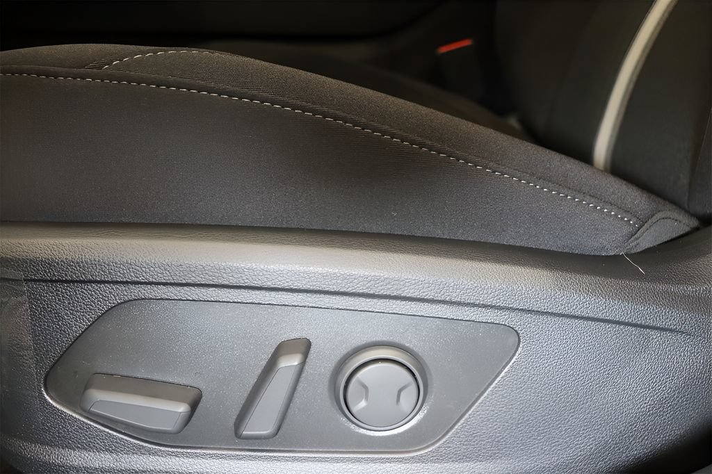 Certified 2025 Hyundai Sonata SEL AWD/4WD image 9