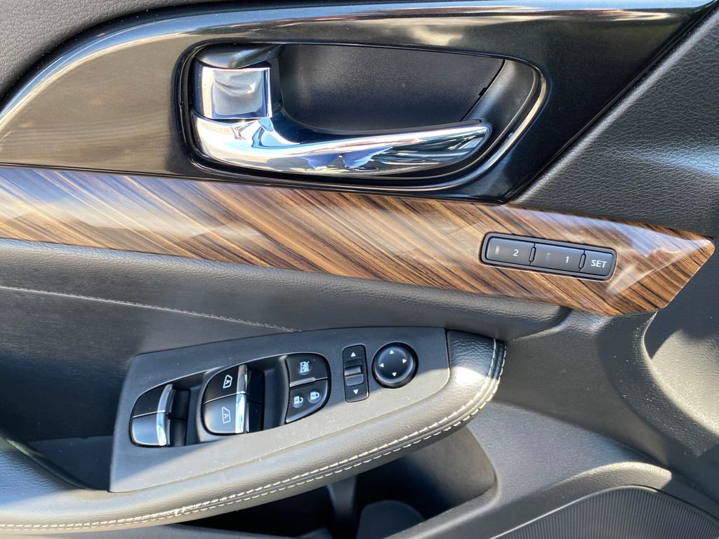 Used 2017 Nissan Maxima Platinum image 13