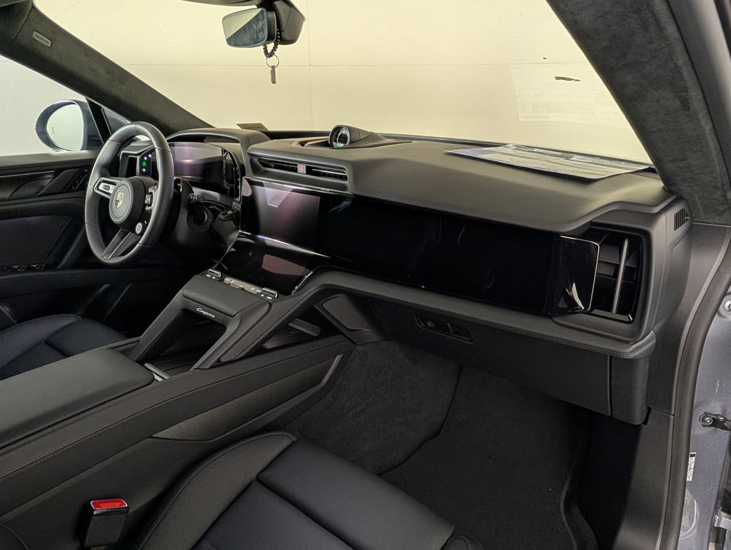 New 2026 Porsche Cayenne Turbo AWD/4WD image 20