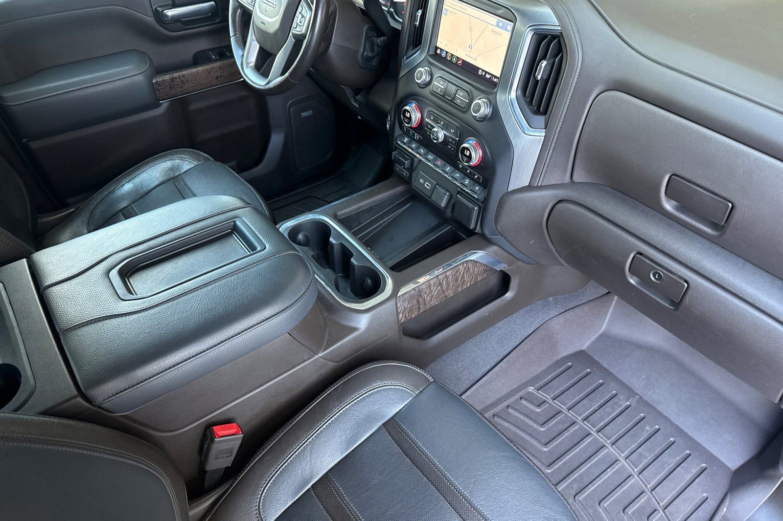 Used 2022 GMC Sierra 3500 Denali w/ Denali Ultimate Package AWD/4WD image 17