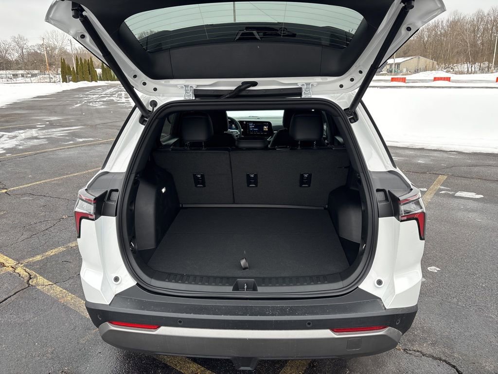 New 2026 Chevrolet Equinox LT w/ Convenience Package II image 9