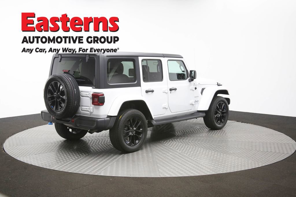 Used 2023 Jeep Wrangler Unlimited Sahara AWD/4WD image 45