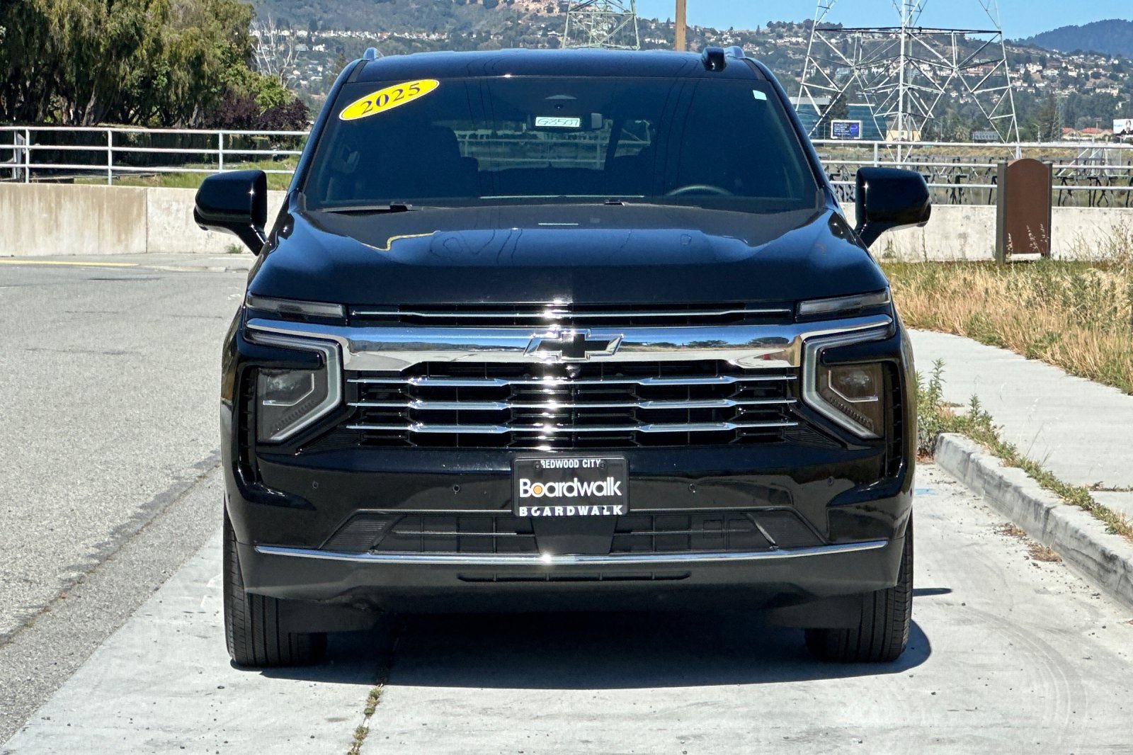 Used 2025 Chevrolet Suburban LT AWD/4WD image 9