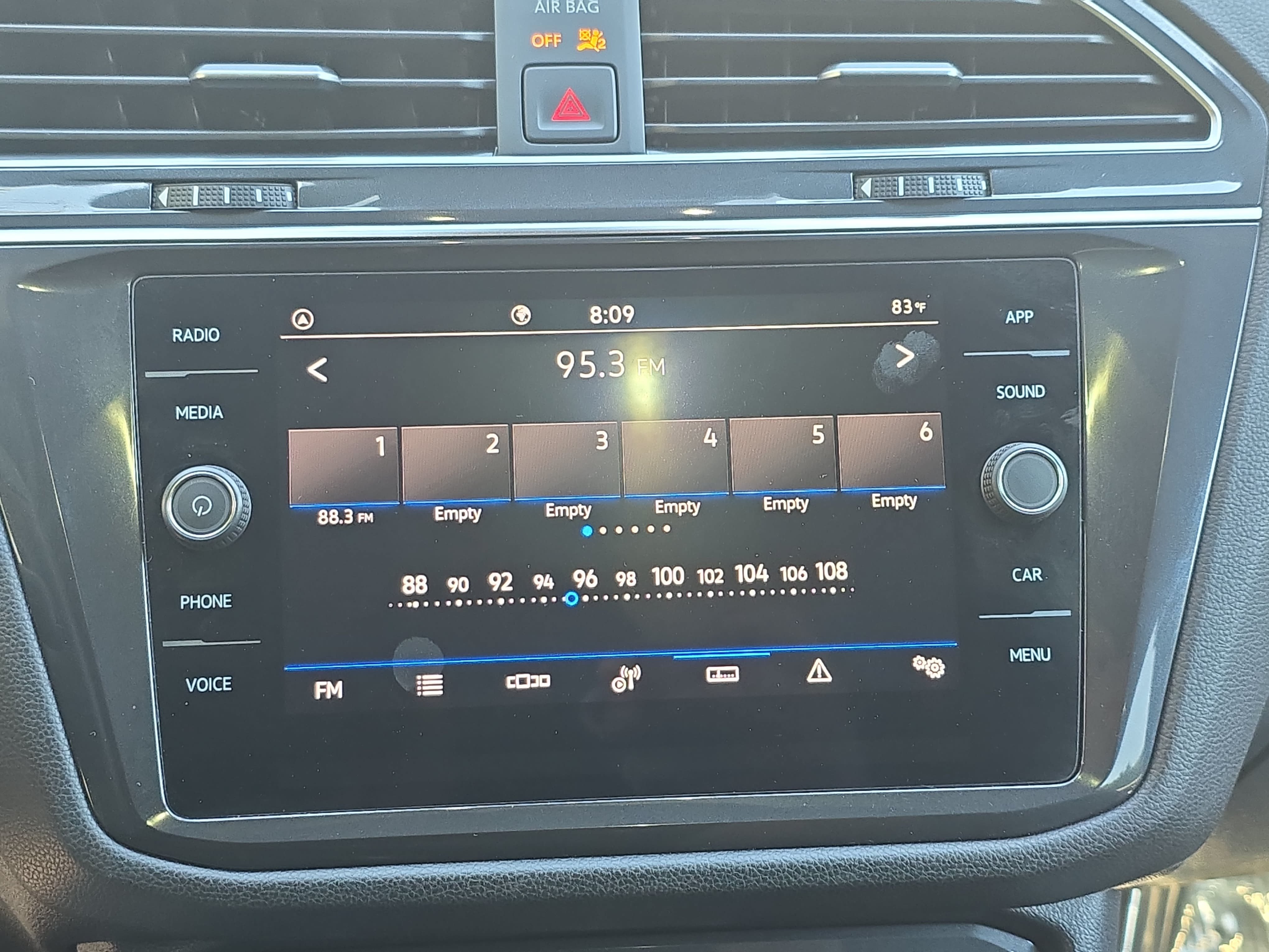 Certified 2022 Volkswagen Tiguan SE R-Line FWD image 22
