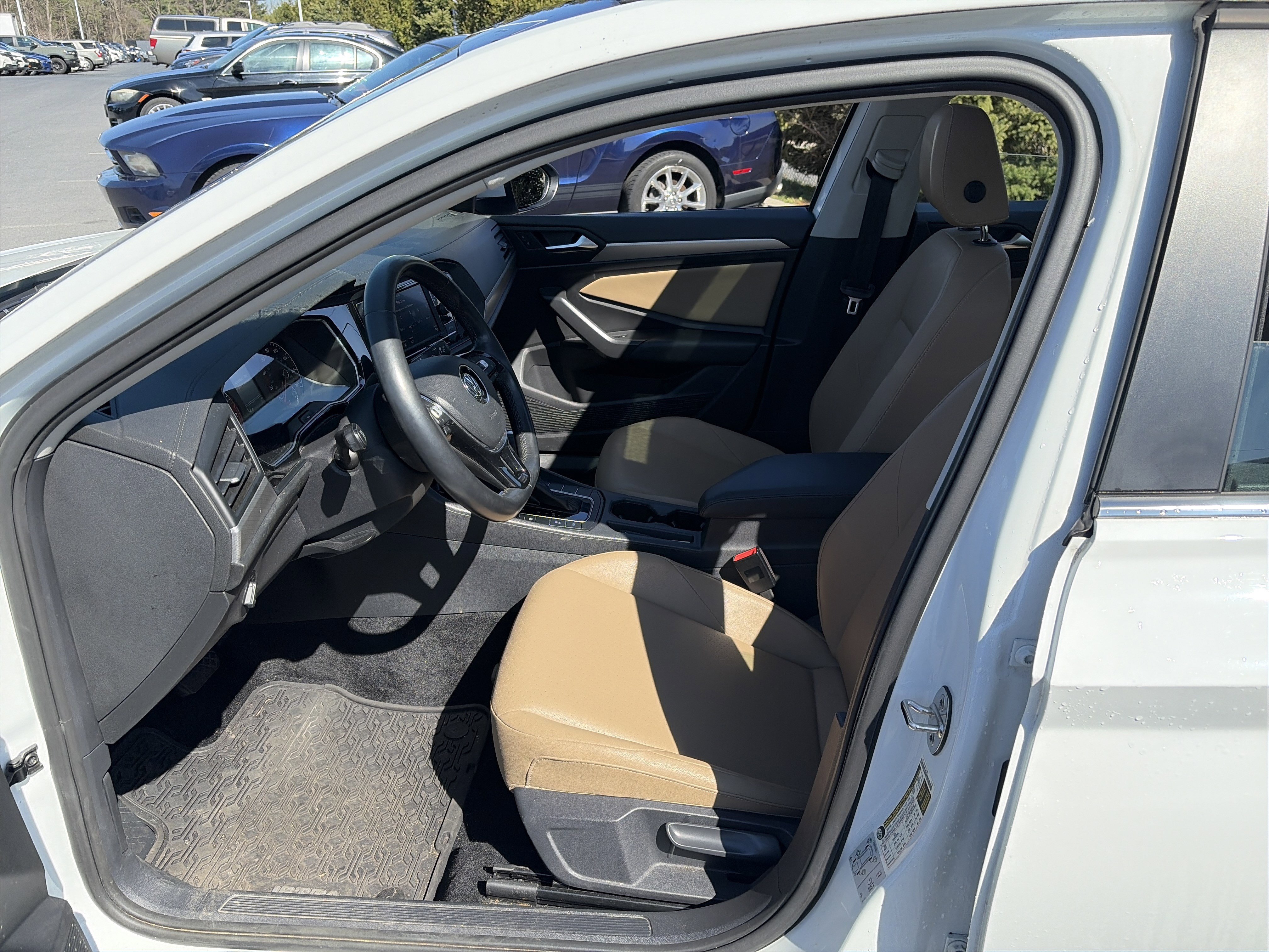 Used 2019 Volkswagen Jetta SE image 16