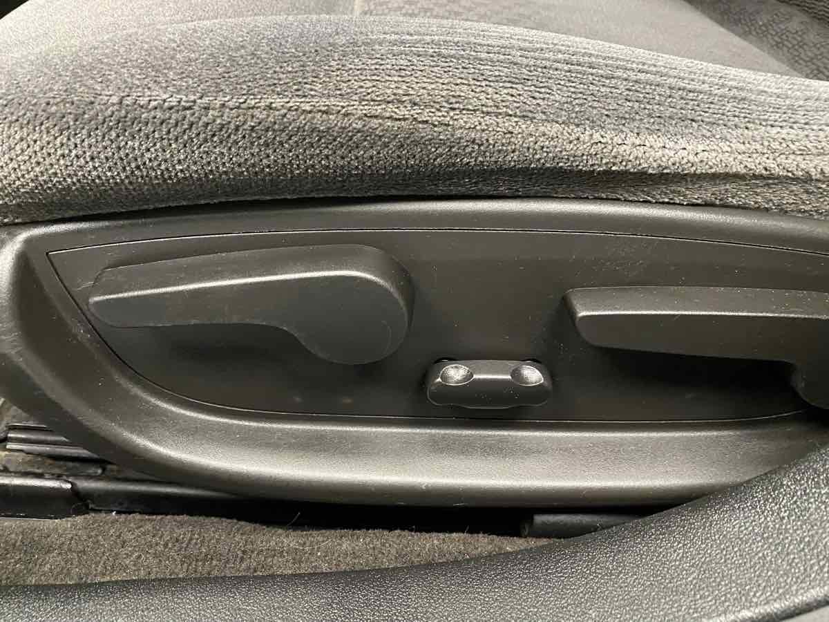 Used 2014 Chevrolet Impala LT w/ LT Sunroof Package image 21