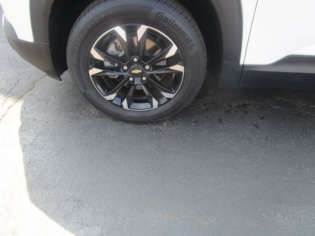 Used 2023 Chevrolet TrailBlazer LT w/ Convenience Package AWD/4WD image 2