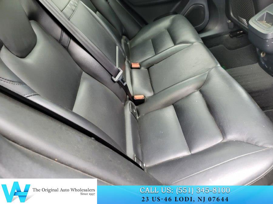 Used 2019 Volvo XC60 T6 Momentum w/ Multimedia Package AWD/4WD image 17