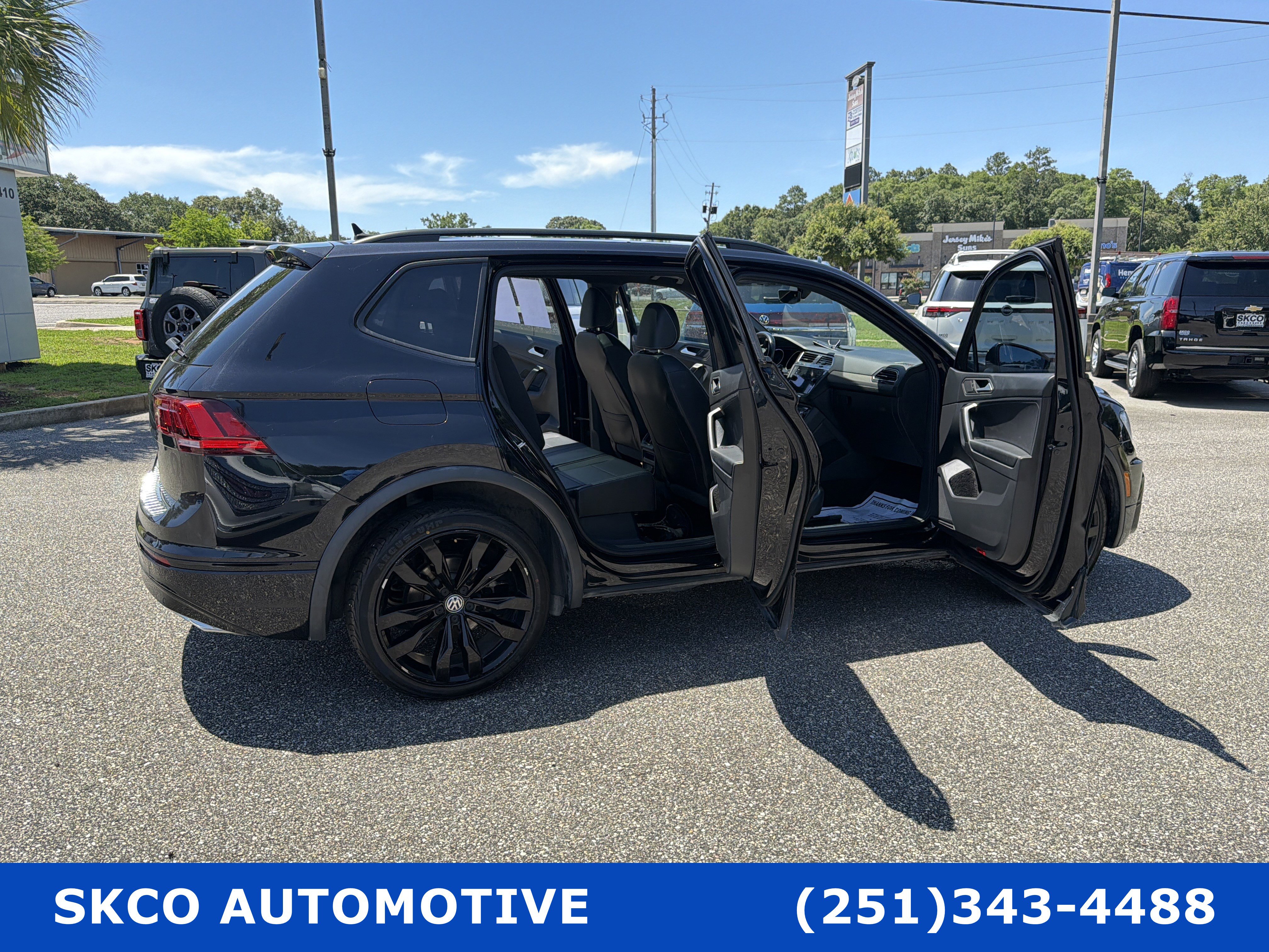 Used 2021 Volkswagen Tiguan SE FWD image 32
