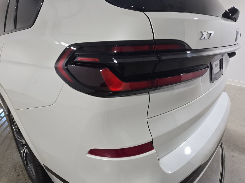 Used 2026 BMW X7 M60i AWD/4WD image 24