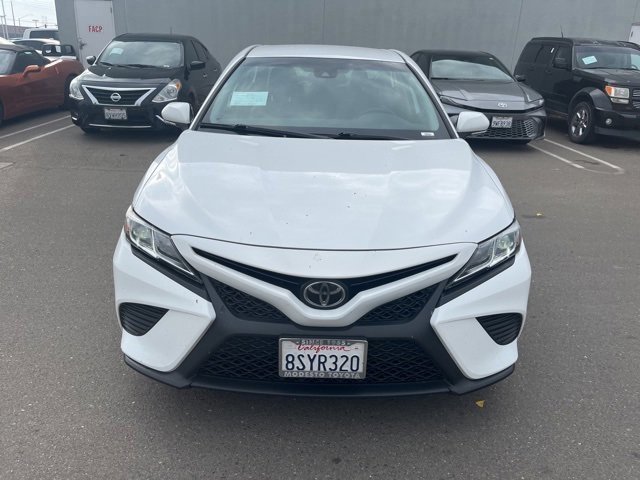 Used 2020 Toyota Camry SE video 2