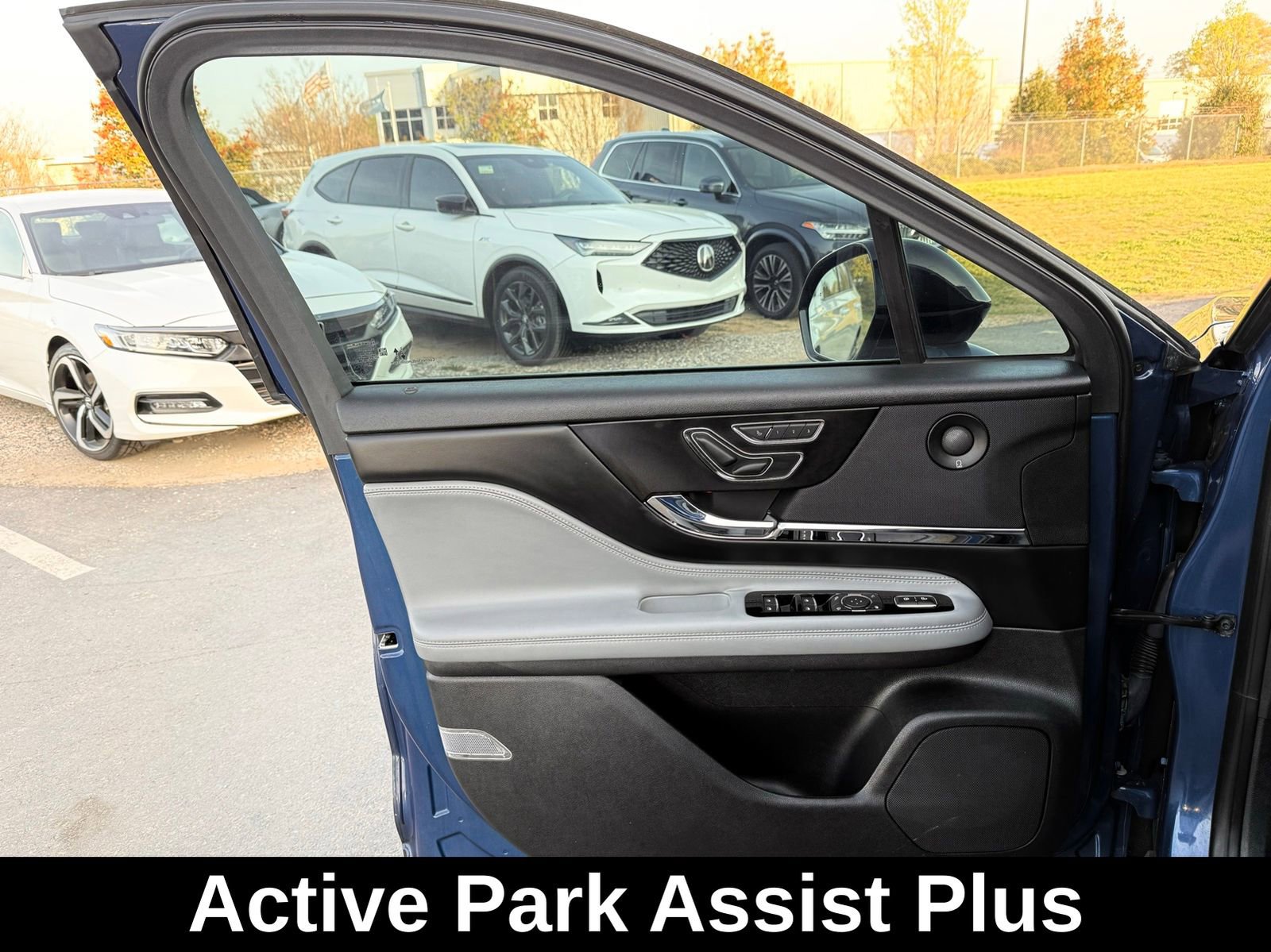 Used 2020 Lincoln Corsair Reserve image 14