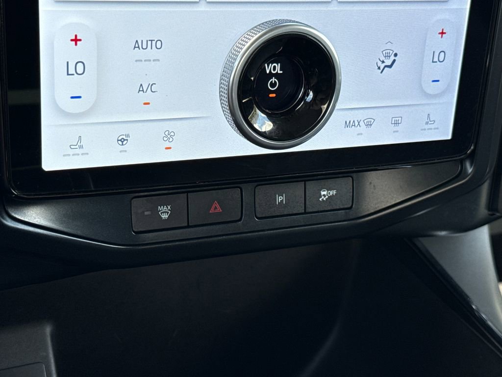 Used 2025 Ford F150 Lightning Flash image 22