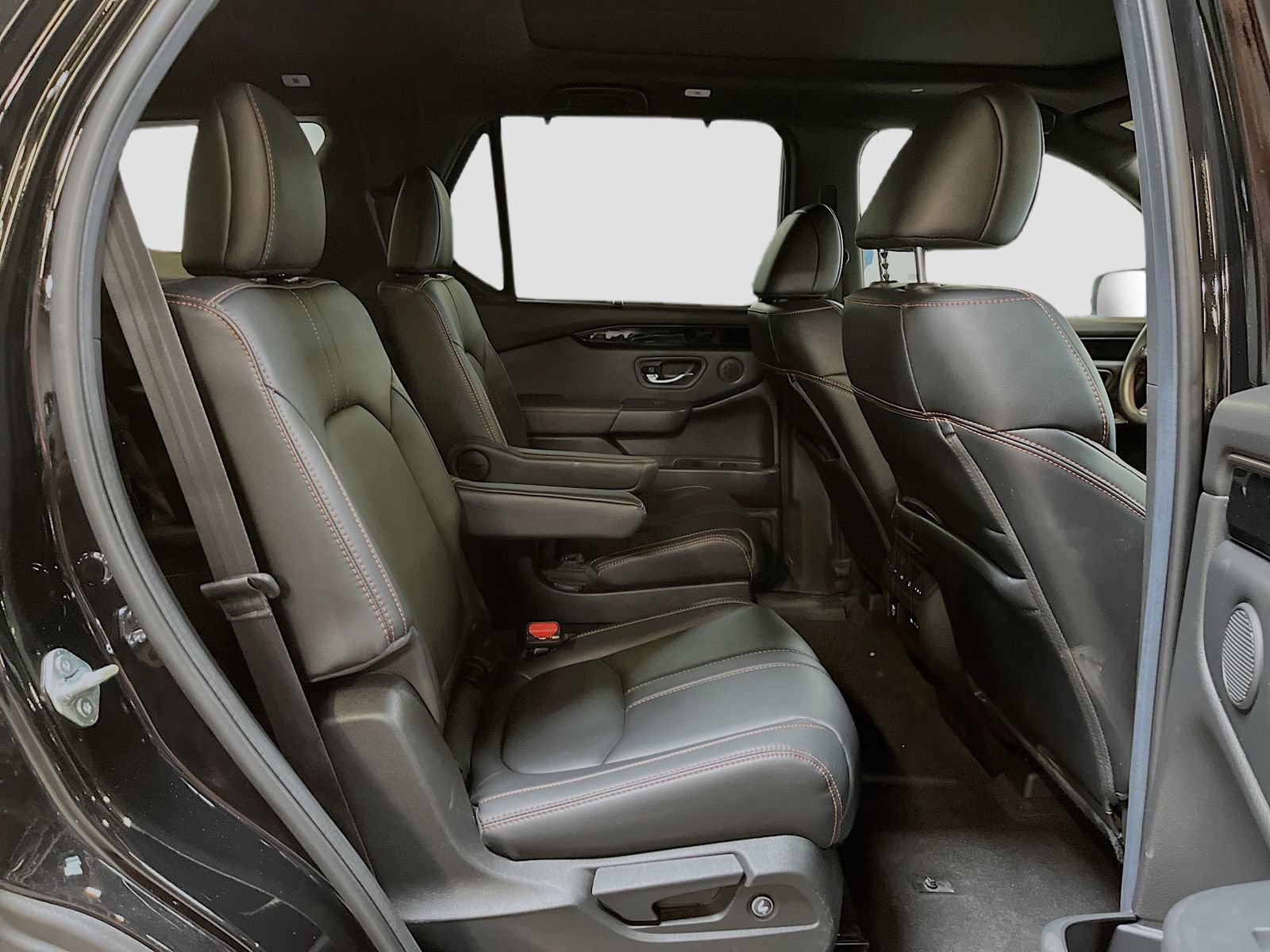 Used 2025 Honda Pilot TrailSport image 28