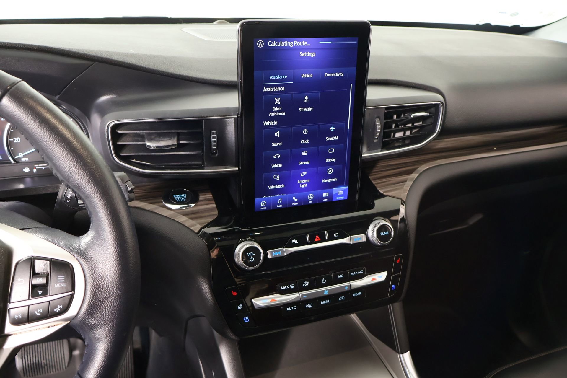 Used 2022 Ford Explorer Limited w/ Limited Technology Package image 5