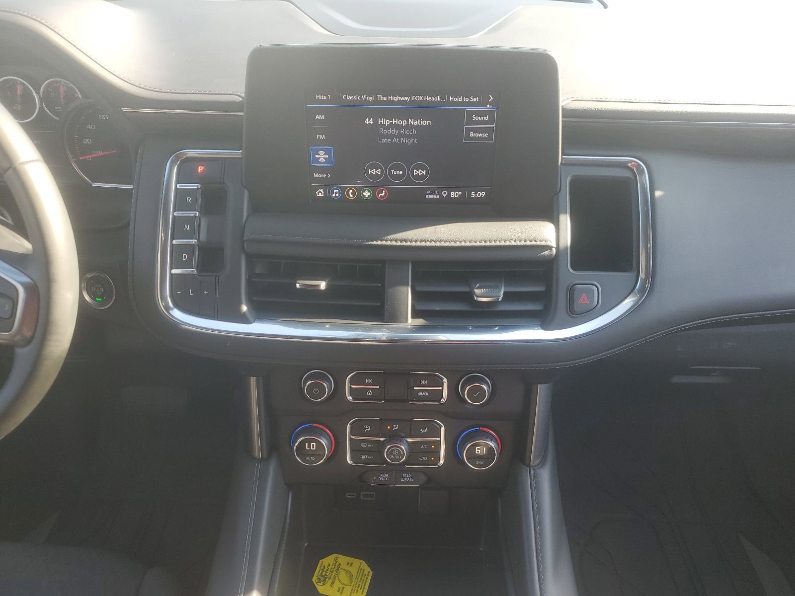 Used 2024 Chevrolet Suburban LS RWD image 10