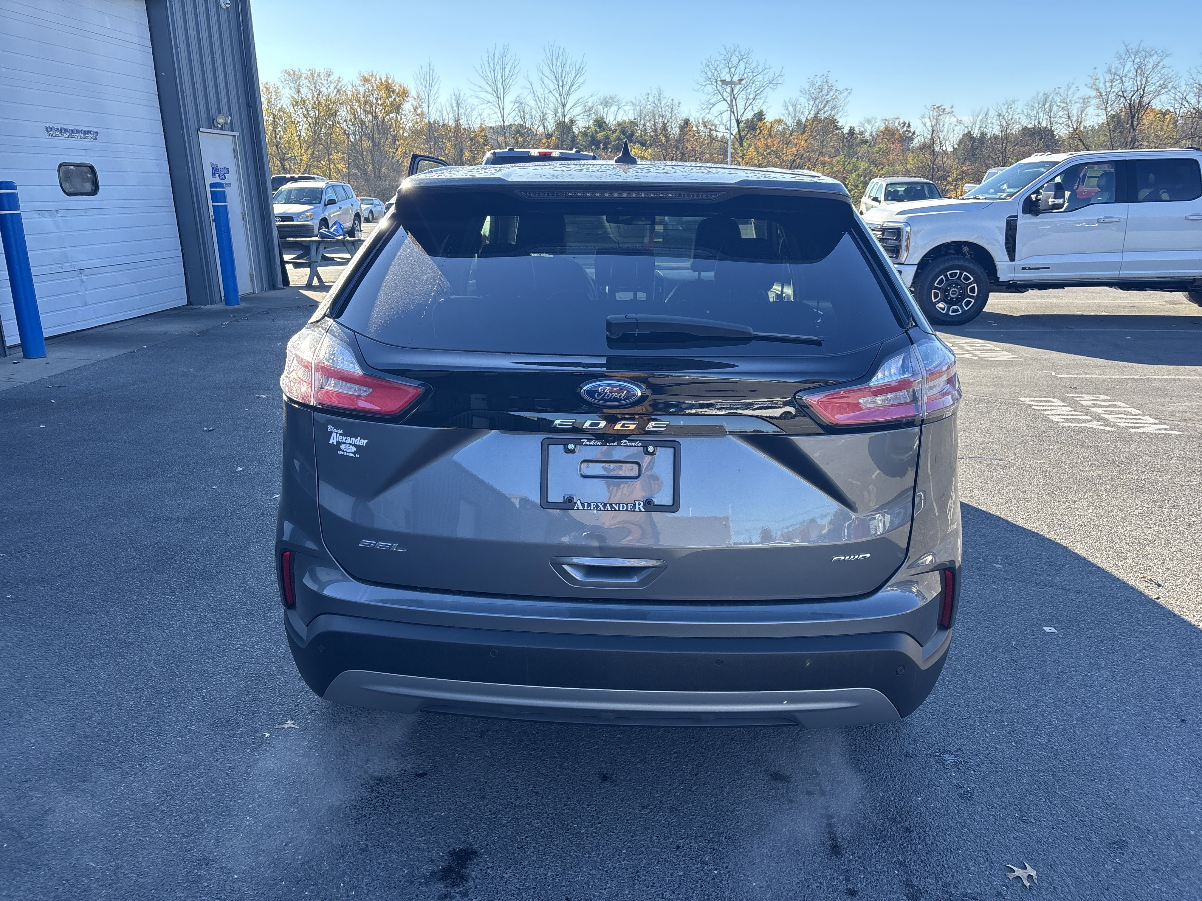Used 2024 Ford Edge SEL image 4