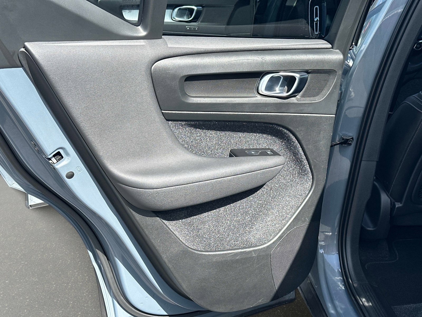 Used 2021 Volvo XC40 T5 Momentum image 12