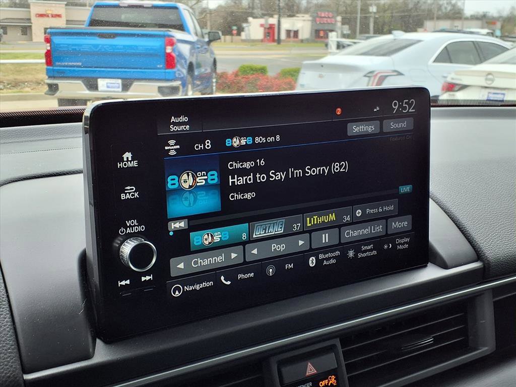 Used 2025 Honda Pilot Touring image 7